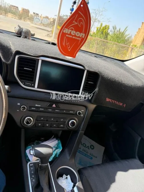 Kia Sportage 2021 White Used for Sale - 5