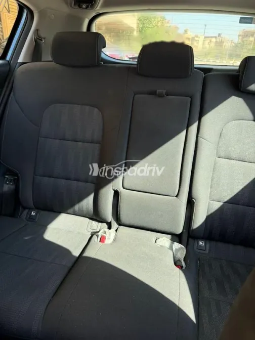 Kia Sportage 2021 White Used for Sale - 6