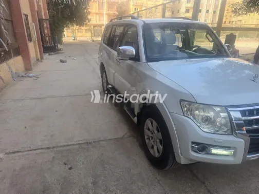 Mitsubishi Pajero 2017 White Used for Sale - 8
