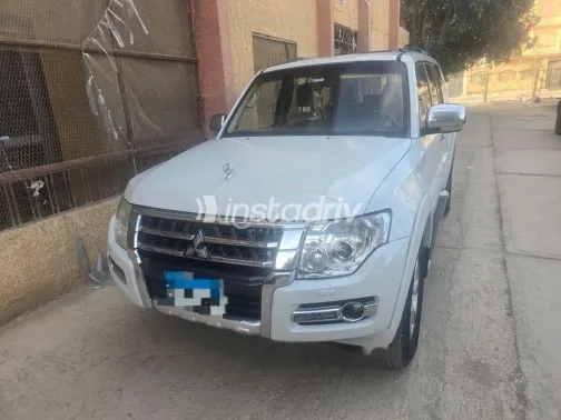 Mitsubishi Pajero 2017 White Used for Sale - 9