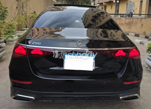 Mercedes E 200 2024 Black Used for Sale - 4
