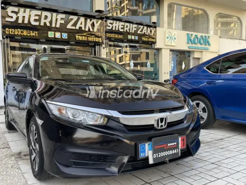 Honda Civic 2017 White Used for Sale - 10