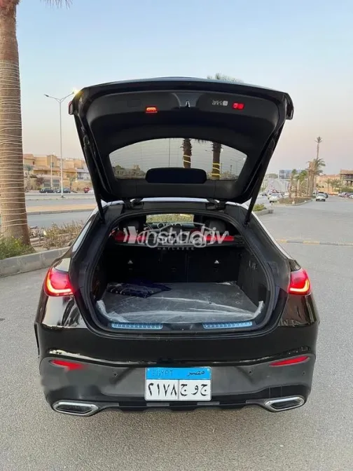 مرسيدس GLC 300 2024 أسود مستعملة للبيع - 5