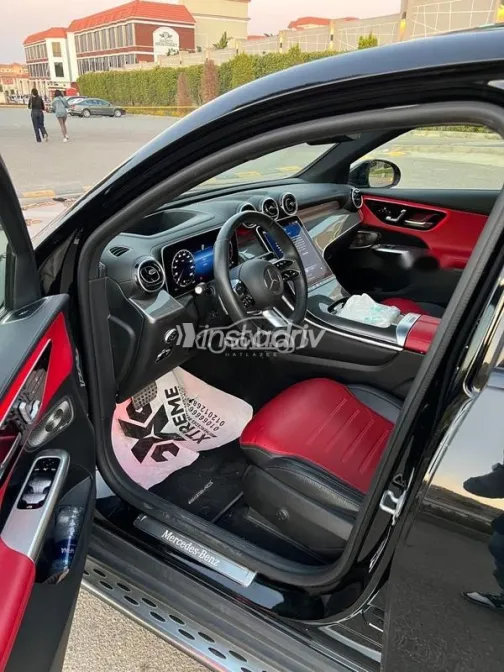 مرسيدس GLC 300 2024 أسود مستعملة للبيع - 7