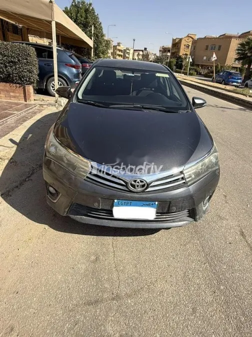 Toyota Corolla 2015 Dark Gray Used for Sale - 1