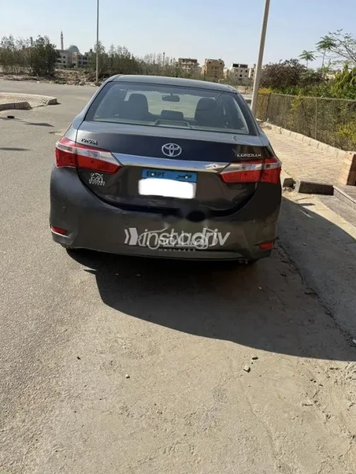 Toyota Corolla 2015 Dark Gray Used for Sale - 2