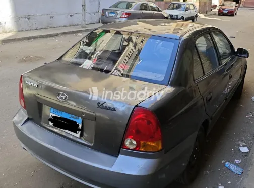 هيونداي فيرنا 2010 رمادي مستعملة للبيع - 2