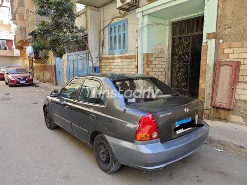 هيونداي فيرنا 2010 رمادي مستعملة للبيع - 3