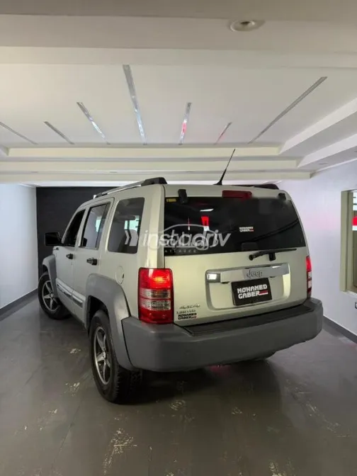 Jeep Cherokee 2011 Silver Used for Sale - 9