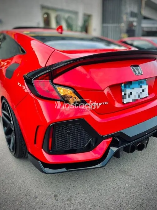Honda Civic 2018 White Used for Sale - 7