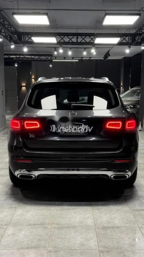 Mercedes GLC 200 2021 Black Used for Sale - 4
