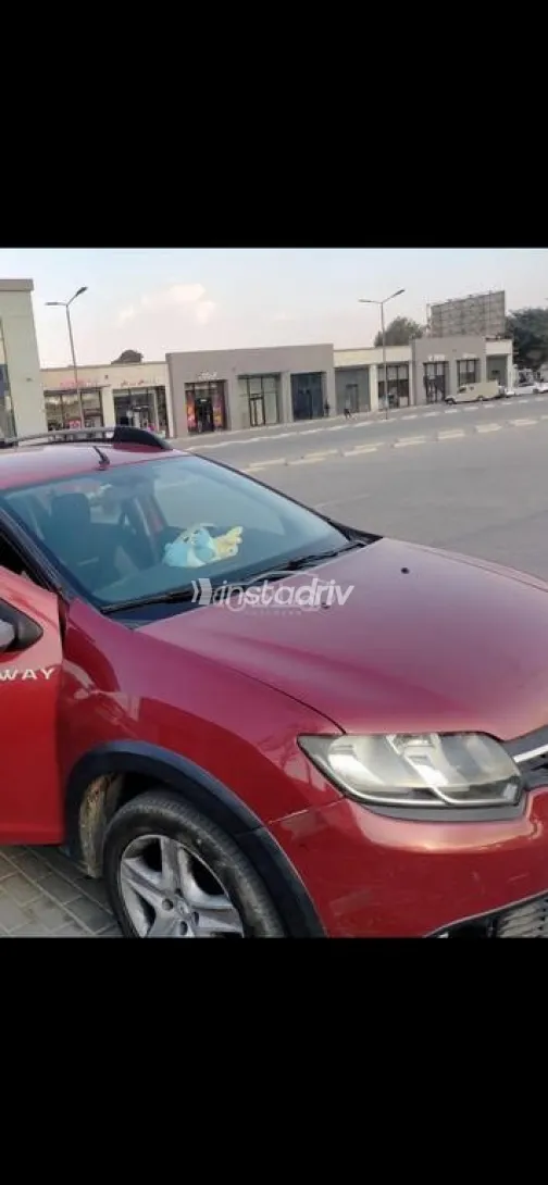 Renault Sandero Step Way 2016 Dark Red Used for Sale - 3