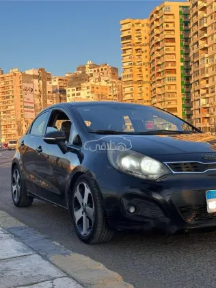 كيا ريو 2013 أسود مستعملة للبيع