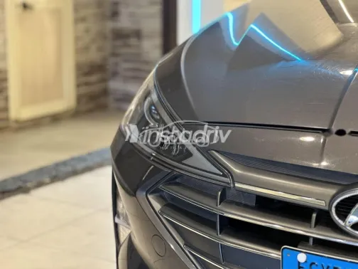 هيونداي إلنترا 2026 رمادي مستعملة للبيع - 5