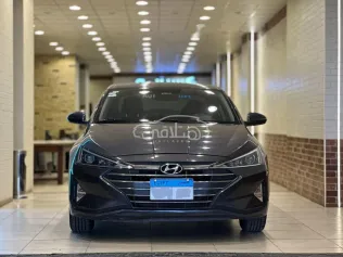هيونداي إلنترا 2026 رمادي مستعملة للبيع
