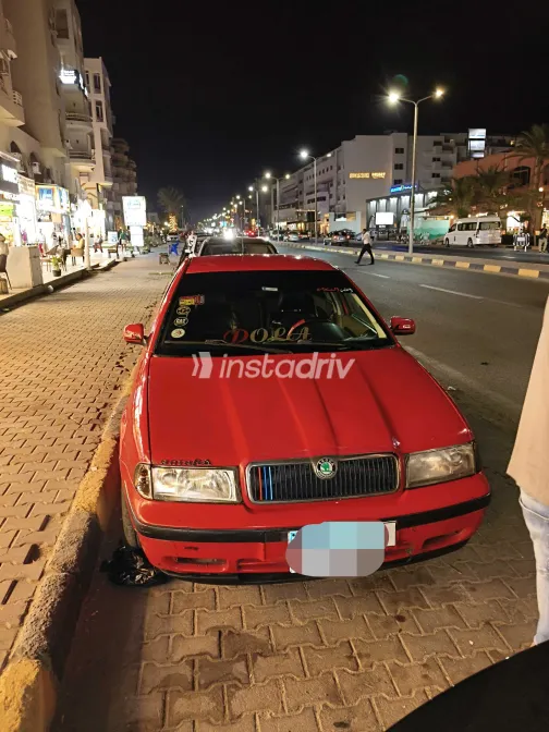 سكودا اوكتافيا 2000 أبيض مستعملة للبيع - 3