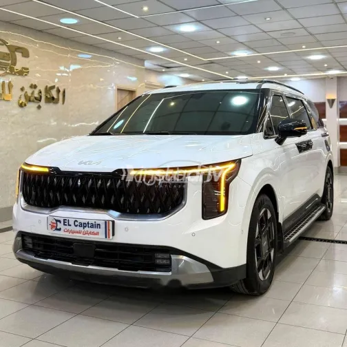 كيا كارنفال 2025 أبيض مستعملة للبيع - 5