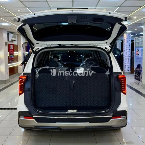 كيا كارنفال 2025 أبيض مستعملة للبيع - 8