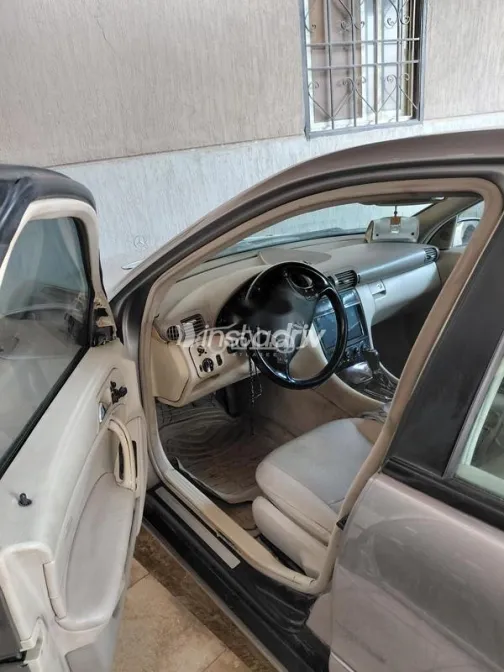 Mercedes C 180 2006 Gold Used for Sale - 5