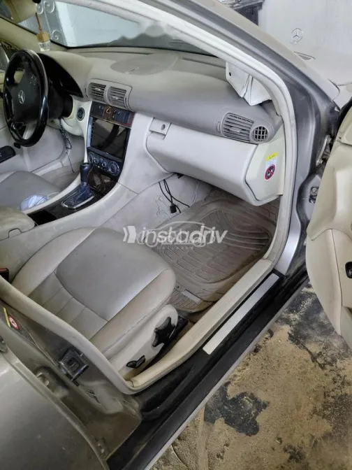 Mercedes C 180 2006 Gold Used for Sale - 7