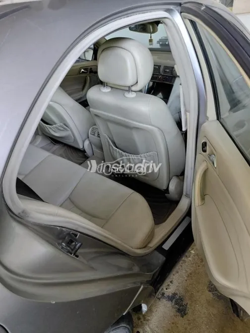 Mercedes C 180 2006 Gold Used for Sale - 8