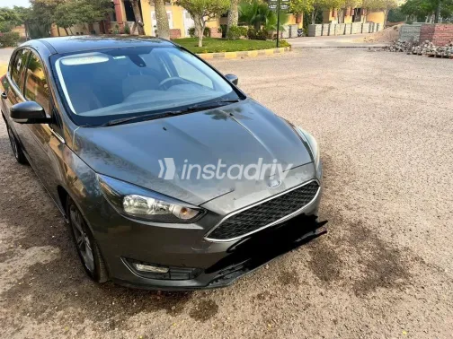 Ford Focus 2017 White Used for Sale - 2