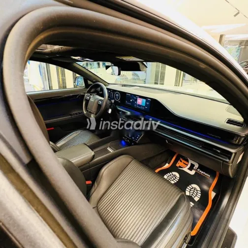 Hyundai Azera 2023 White Used for Sale - 7