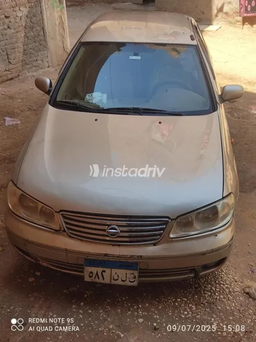 نيسان صنى 2007 ذهبي مستعملة للبيع - 4