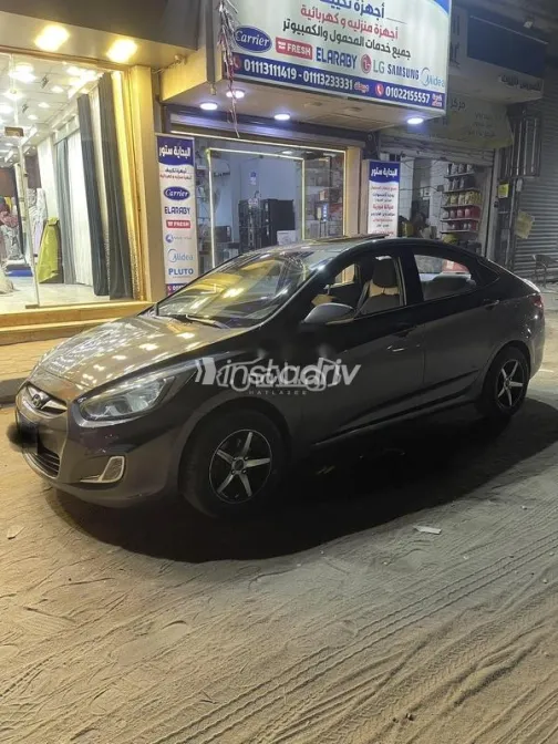 هيونداي اكسنت RB 2015 رمادي غامق مستعملة للبيع - 3