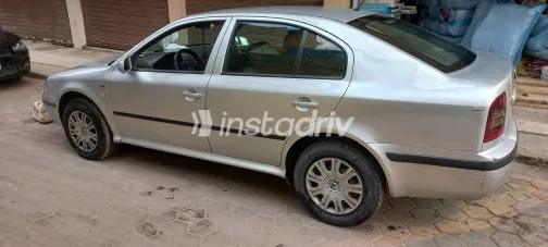 سكودا اوكتافيا A4 2003 أبيض مستعملة للبيع - 1