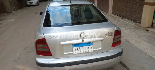 سكودا اوكتافيا A4 2003 أبيض مستعملة للبيع - 6