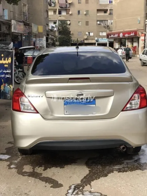 Nissan Sunny 2019 Gold Used for Sale - 2
