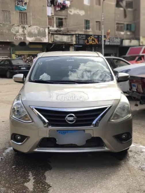 Nissan Sunny 2019 Gold Used for Sale - 3