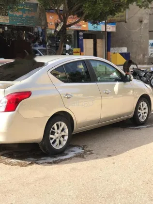 نيسان صنى 2019 ذهبي مستعملة للبيع