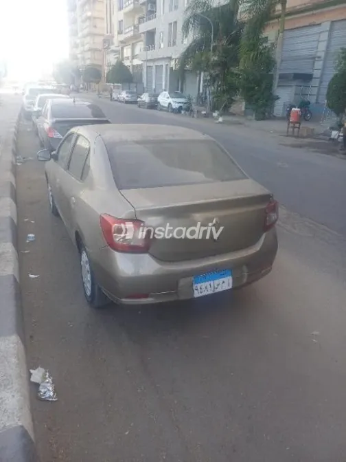Renault Logan 2016 Gold Used for Sale - 3