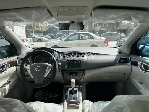 نيسان سنترا 2025 أبيض مستعملة للبيع - 1