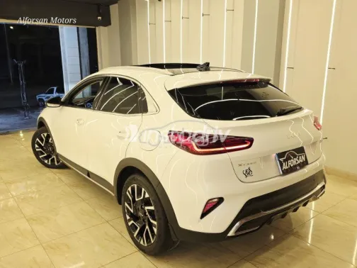 Kia Xceed 2024 White Used for Sale - 10