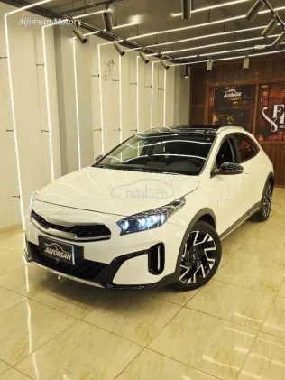 Kia Xceed 2024 White Used for Sale