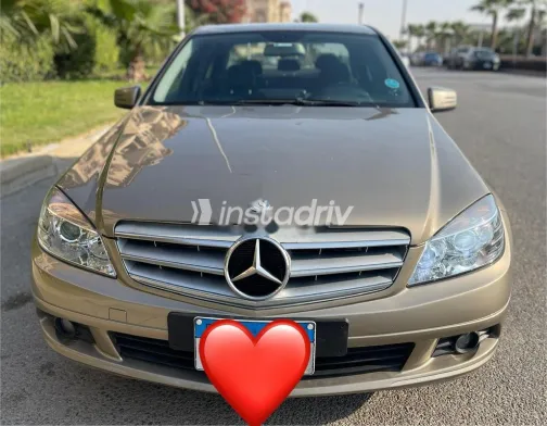 مرسيدس C 180 2010 ذهبي مستعملة للبيع - 1