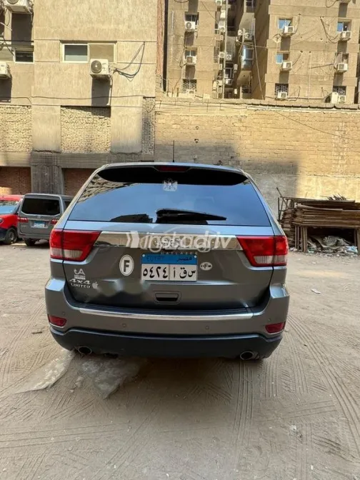Jeep Grand Cherokee 2013 Gray Used for Sale - 2