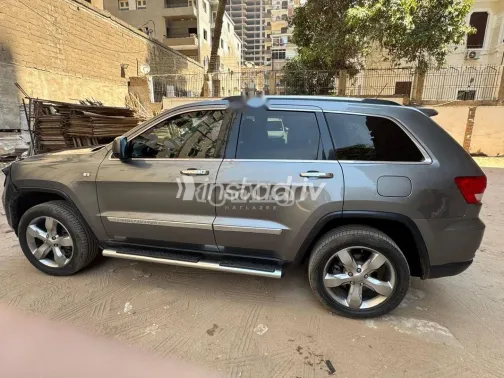Jeep Grand Cherokee 2013 Gray Used for Sale - 3