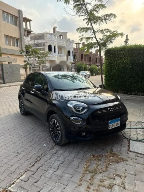 فيات 500 X 2024 أسود مستعملة للبيع - 1