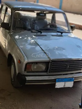 لادا 2107 2009 فضي مستعملة للبيع