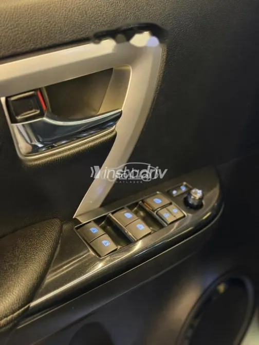 تويوتا فورتشنر 2023 فضي مستعملة للبيع - 10