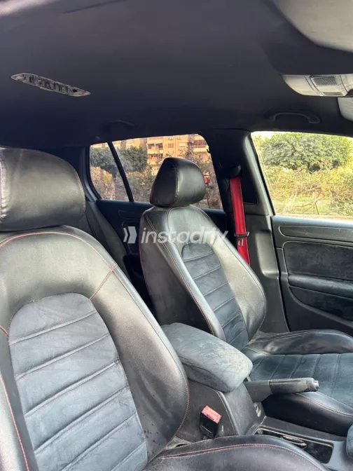 Volkswagen Golf 2011 White Used for Sale - 10