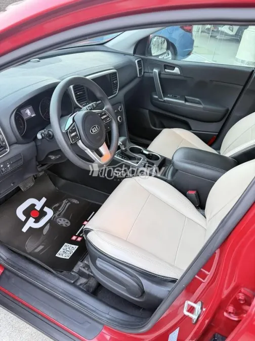 Kia Sportage 2022 Red Used for Sale - 8