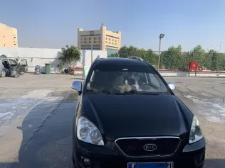 Kia Carens 2011 Black Used for Sale