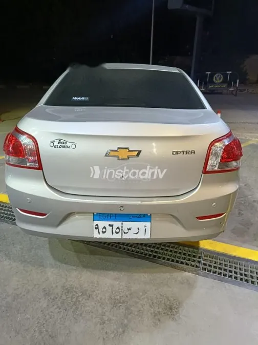 Chevrolet Optra 2023 White Used for Sale - 4