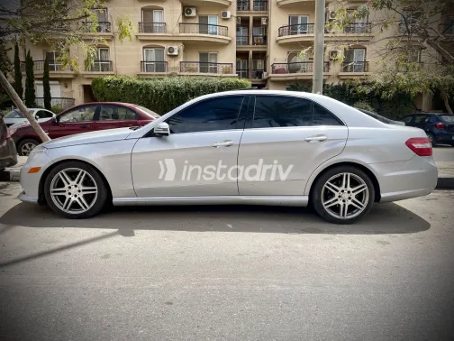 Mercedes E 350 2011 White Used for Sale - 4