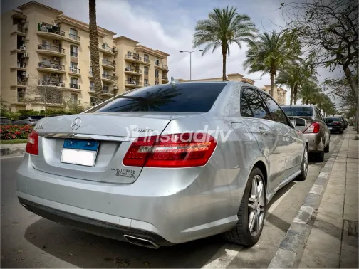 Mercedes E 350 2011 White Used for Sale - 10